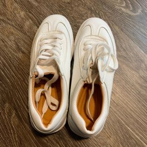 Leather sneakers [new]